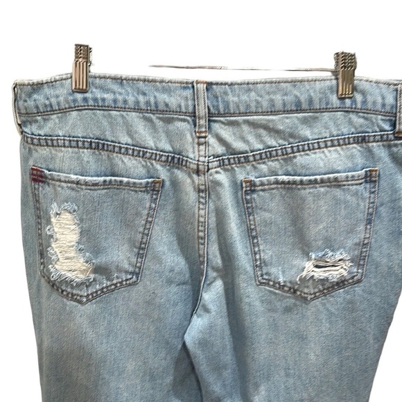 BDG Distressed Ripped Slim Boyfriend Jeans SZ 31 - Picture 4 of 7